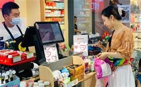 食品行業新增千億市場，網紅國潮怡佳仁零食店加盟再度崛起
